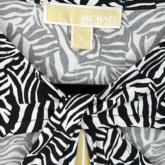 Michael Michael Kors Womens Printed Twist Keyhole stretchy top LG & SM BLK/WHT - Picture 6 of 9